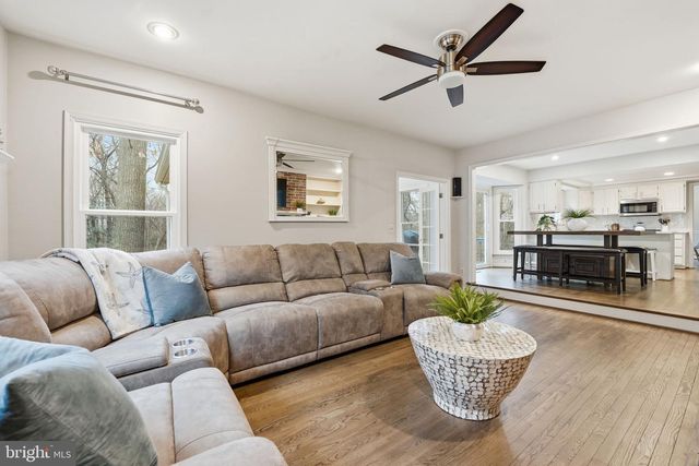 14367 N SLOPE ST, Centreville, VA 20120