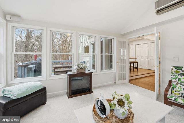 14367 N SLOPE ST, Centreville, VA 20120