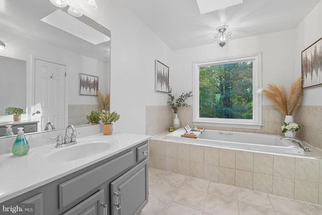 14367 N SLOPE ST, Centreville, VA 20120