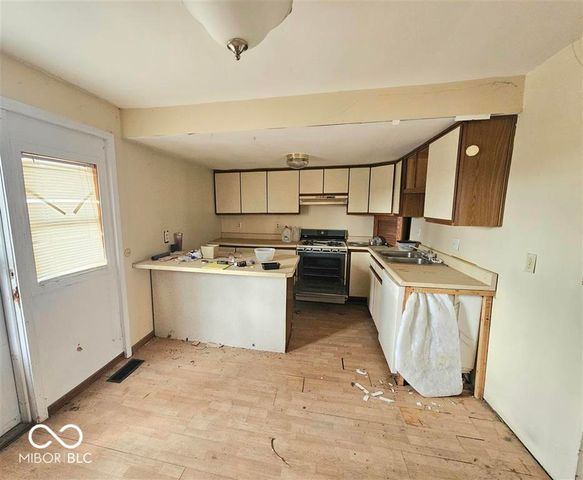 1621 R Avenue, New Castle, IN 47362