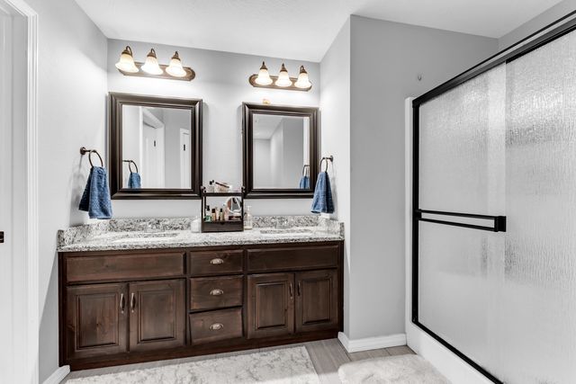 612 N Lincoln Avenue, Republic, MO 65738