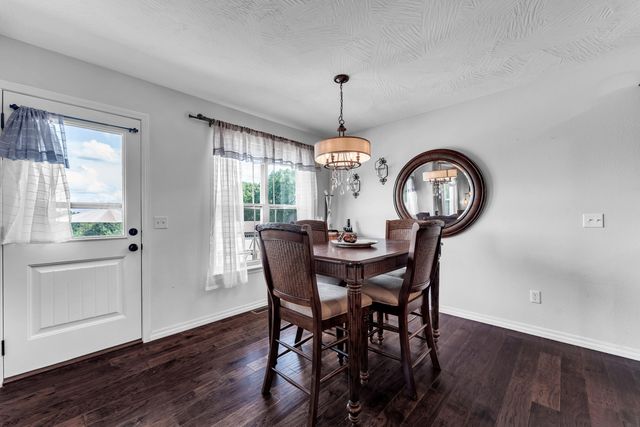 612 N Lincoln Avenue, Republic, MO 65738