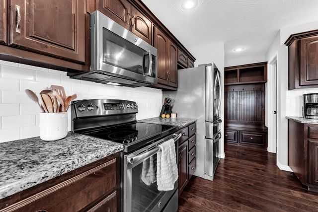 612 N Lincoln Avenue, Republic, MO 65738