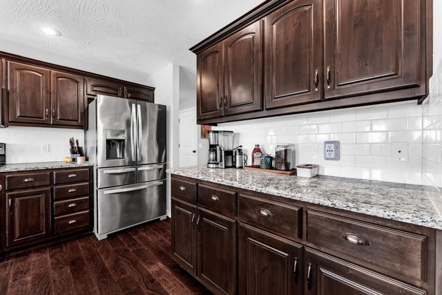 612 N Lincoln Avenue, Republic, MO 65738