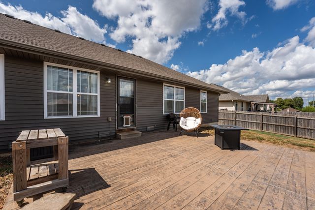 612 N Lincoln Avenue, Republic, MO 65738