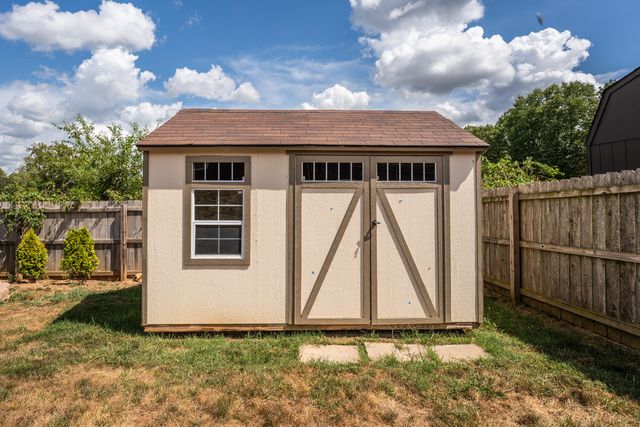 612 N Lincoln Avenue, Republic, MO 65738