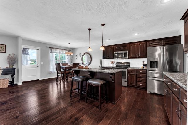 612 N Lincoln Avenue, Republic, MO 65738