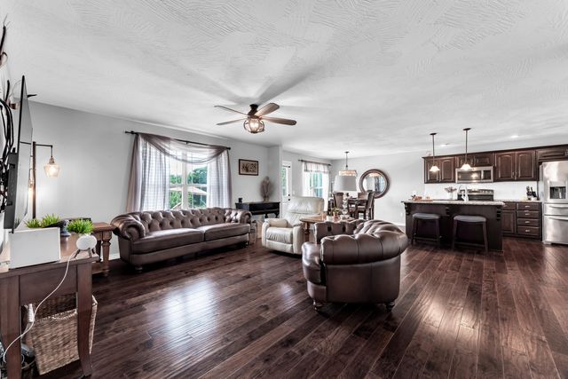 612 N Lincoln Avenue, Republic, MO 65738