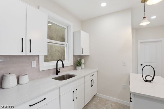 470 14Th Ave, Newark City, NJ 07106