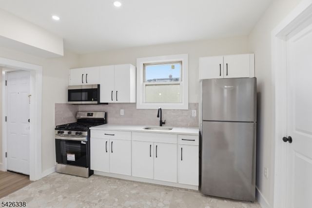 470 14Th Ave, Newark City, NJ 07106