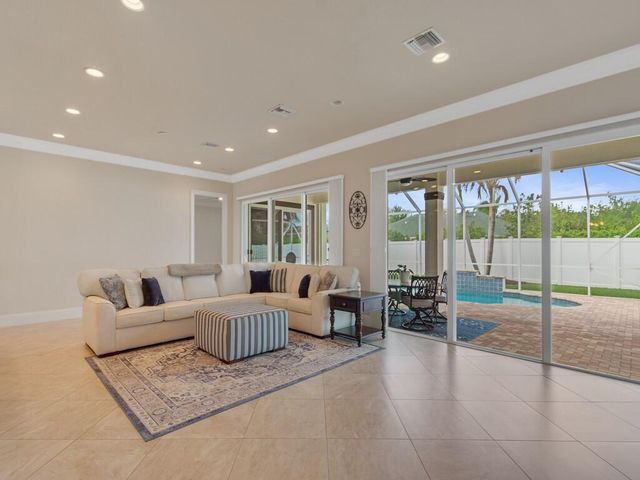 445 Wingate Terrace SW, Vero Beach, FL 32968