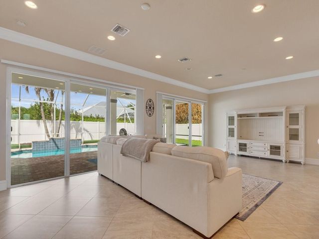 445 Wingate Terrace SW, Vero Beach, FL 32968