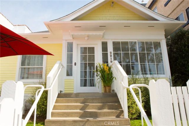 2219 Ocean Avenue, Santa Monica, CA 90405