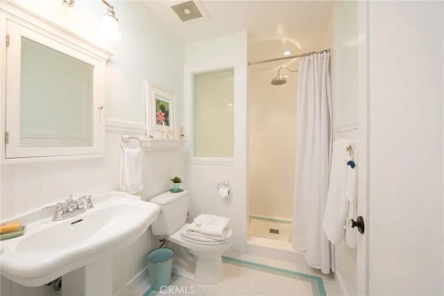 2219 Ocean Avenue, Santa Monica, CA 90405
