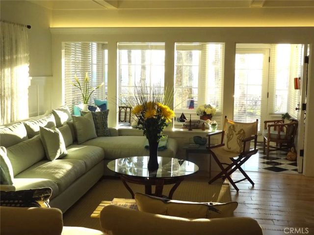 2219 Ocean Avenue, Santa Monica, CA 90405