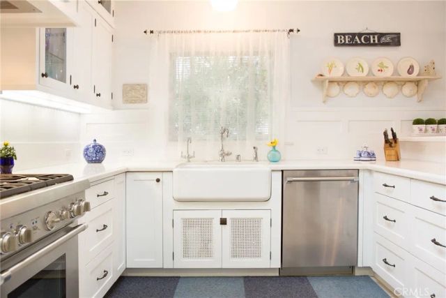 2219 Ocean Avenue, Santa Monica, CA 90405