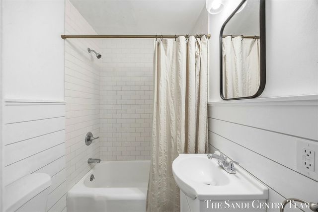 803 S Griffin Street, Grand Haven, MI 49417