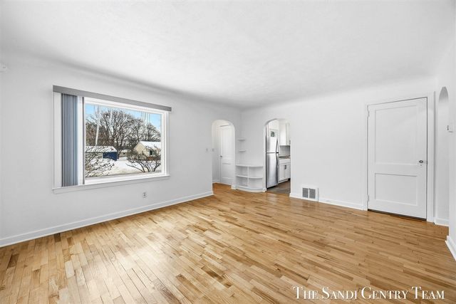 803 S Griffin Street, Grand Haven, MI 49417