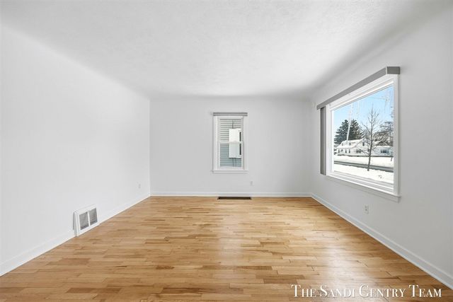 803 S Griffin Street, Grand Haven, MI 49417