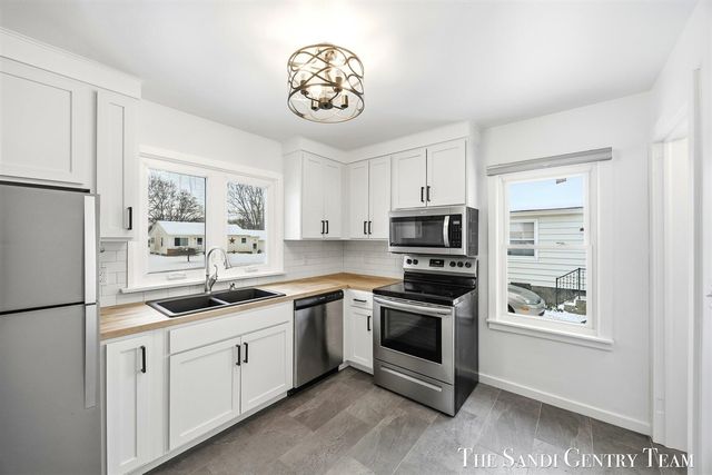 803 S Griffin Street, Grand Haven, MI 49417