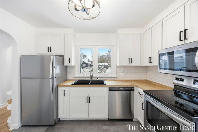 803 S Griffin Street, Grand Haven, MI 49417