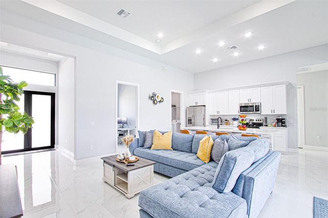 836 NE 6TH PLACE, Cape Coral, FL 33909