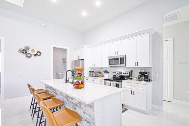836 NE 6TH PLACE, Cape Coral, FL 33909