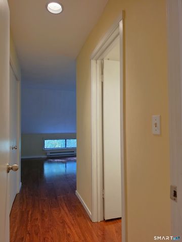 52 Great Meadow Lane 19D, Farmington, CT 06001