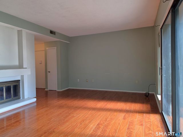 52 Great Meadow Lane 19D, Farmington, CT 06001