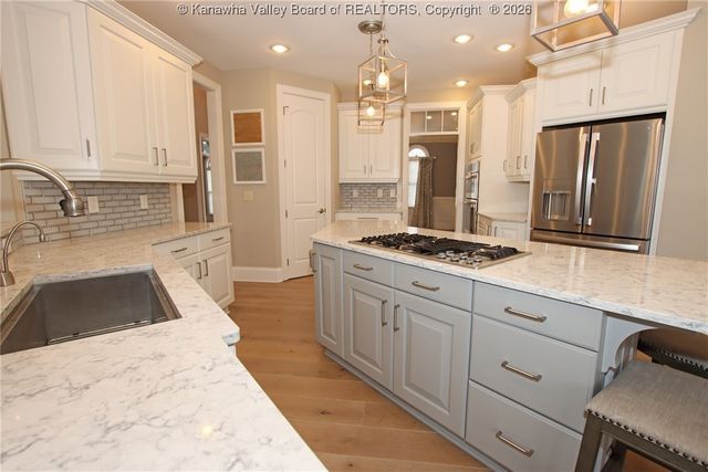 6005 Pinnacle View Drive, Hurricane, WV 25526