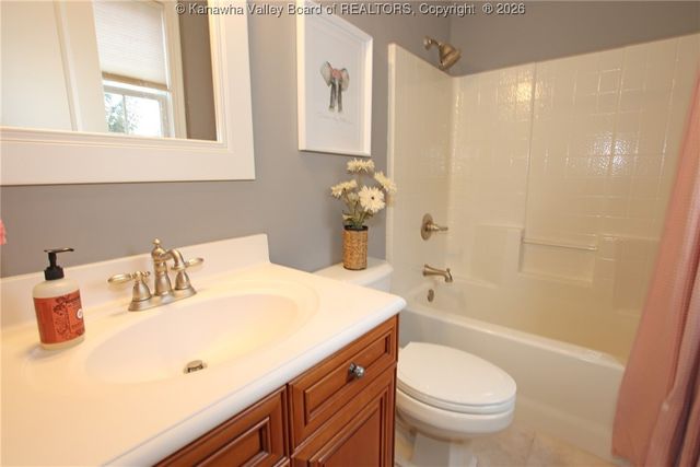 6005 Pinnacle View Drive, Hurricane, WV 25526