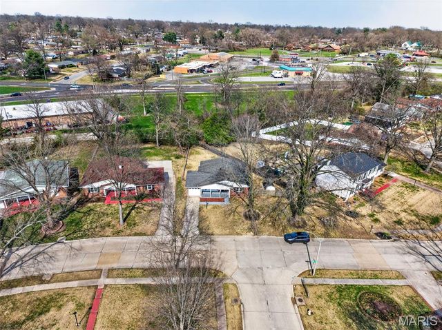 3345 Steed Drive, Florissant, MO 63033