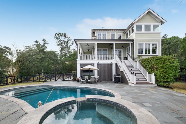 1352 Headquarters Plantation Drive, Johns Island, SC 29455