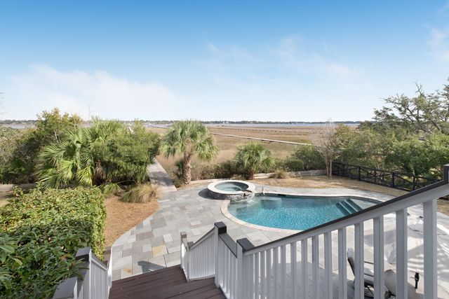 1352 Headquarters Plantation Drive, Johns Island, SC 29455