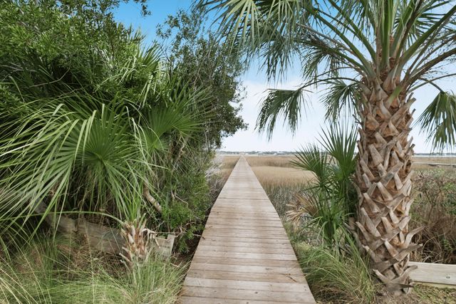 1352 Headquarters Plantation Drive, Johns Island, SC 29455