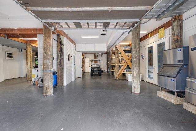 1352 Headquarters Plantation Drive, Johns Island, SC 29455