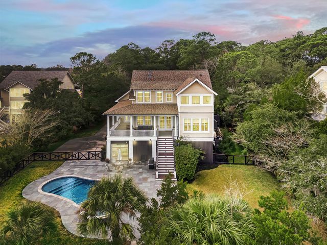 1352 Headquarters Plantation Drive, Johns Island, SC 29455