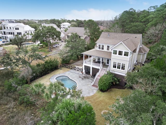 1352 Headquarters Plantation Drive, Johns Island, SC 29455