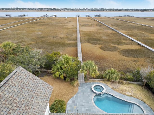 1352 Headquarters Plantation Drive, Johns Island, SC 29455