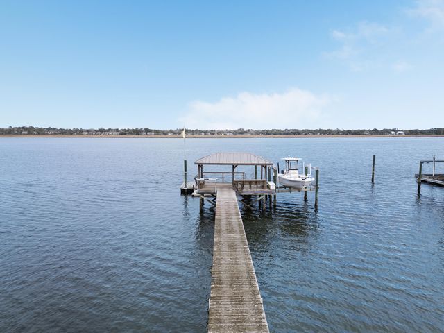 1352 Headquarters Plantation Drive, Johns Island, SC 29455