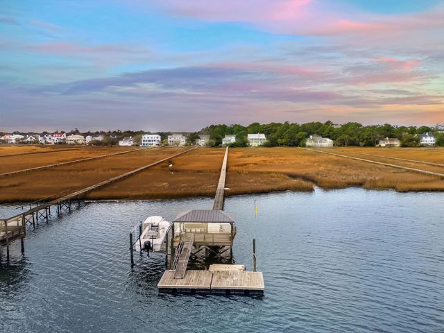 1352 Headquarters Plantation Drive, Johns Island, SC 29455