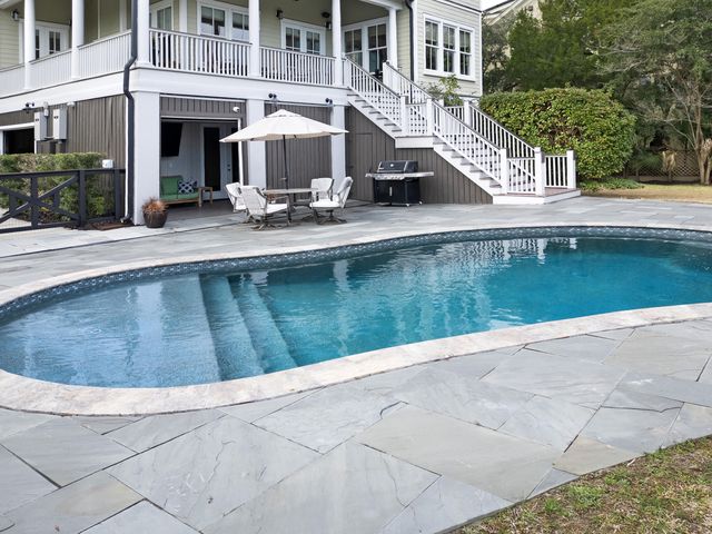 1352 Headquarters Plantation Drive, Johns Island, SC 29455