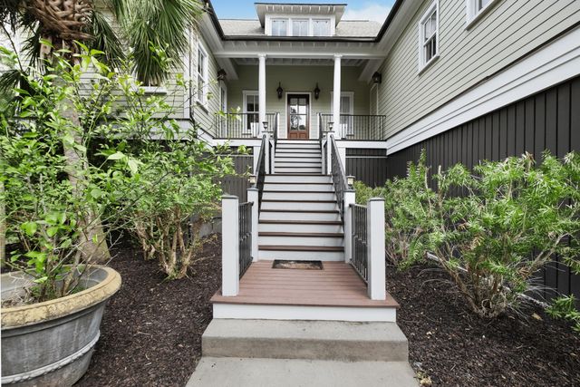 1352 Headquarters Plantation Drive, Johns Island, SC 29455