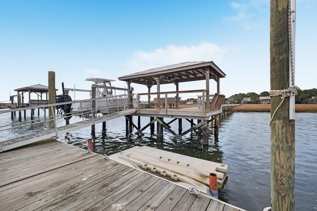 1352 Headquarters Plantation Drive, Johns Island, SC 29455