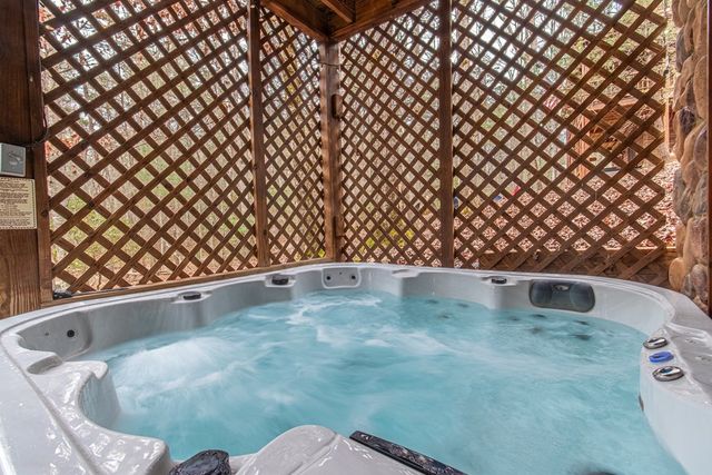 850 Mountain Lake Circle, Blue Ridge, GA 30513