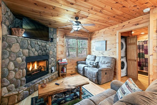 850 Mountain Lake Circle, Blue Ridge, GA 30513