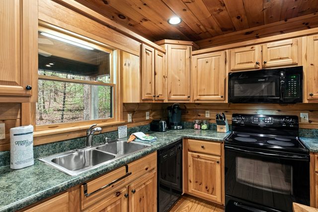 850 Mountain Lake Circle, Blue Ridge, GA 30513