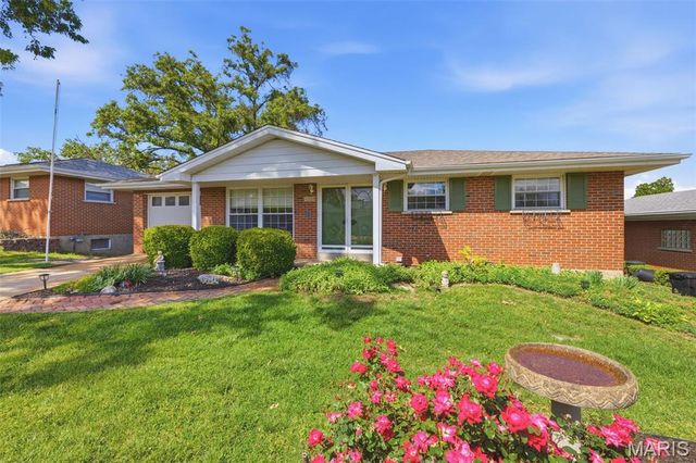 1215 Victory Drive, Unincorporated, MO 63125