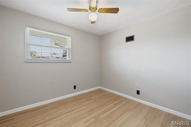 1215 Victory Drive, Unincorporated, MO 63125