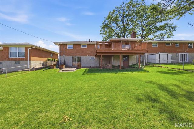 1215 Victory Drive, Unincorporated, MO 63125